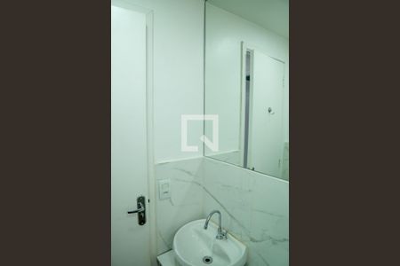 banheiro de apartamento para alugar com 2 quartos, 69m² em Rocha Sobrinho, Mesquita
