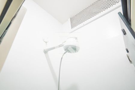 Banheiro de kitnet/studio para alugar com 1 quarto, 23m² em Botafogo, Rio de Janeiro