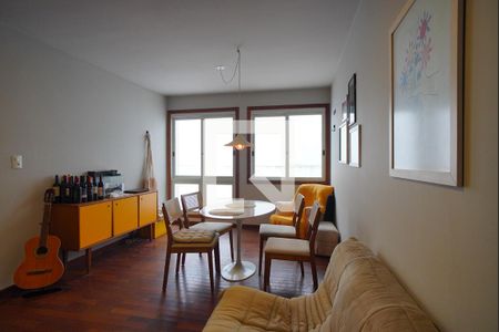 Sala de apartamento para alugar com 2 quartos, 140m² em Petrópolis, Porto Alegre