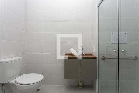 Banheiro de kitnet/studio à venda com 1 quarto, 27m² em Chácara Seis de Outubro, São Paulo