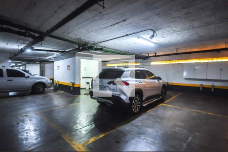 Apartamento à venda com 180m², 3 quartos e 3 vagas Apartamento à venda com 180m², 3 quartos e 3 vagasVagas de Garagem