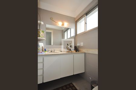 Apartamento à venda com 180m², 3 quartos e 3 vagas Apartamento à venda com 180m², 3 quartos e 3 vagasBanheiro Suíte 3