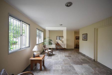 Apartamento à venda com 180m², 3 quartos e 3 vagas Apartamento à venda com 180m², 3 quartos e 3 vagasHall Social