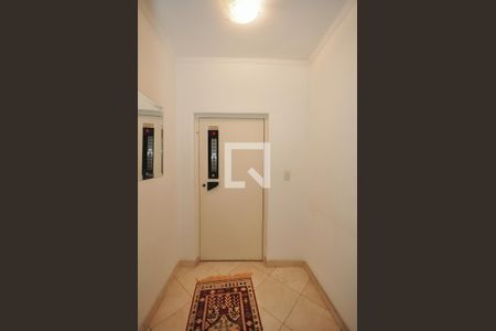 Apartamento à venda com 180m², 3 quartos e 3 vagas Apartamento à venda com 180m², 3 quartos e 3 vagasHall Privativo