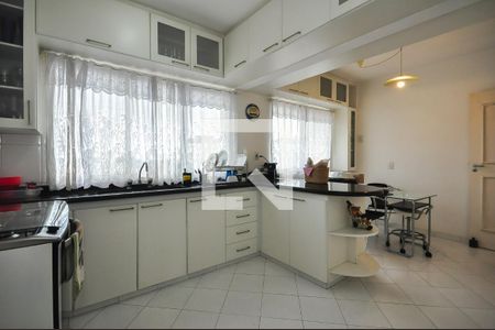 Apartamento à venda com 180m², 3 quartos e 3 vagas Apartamento à venda com 180m², 3 quartos e 3 vagasCozinha