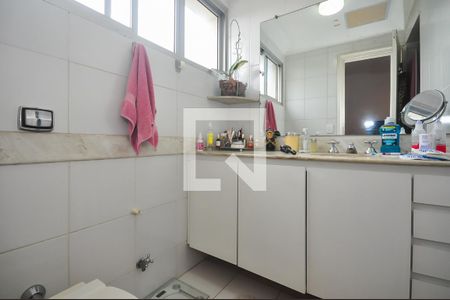 Apartamento à venda com 180m², 3 quartos e 3 vagas Apartamento à venda com 180m², 3 quartos e 3 vagasBanheiro Suíte 1