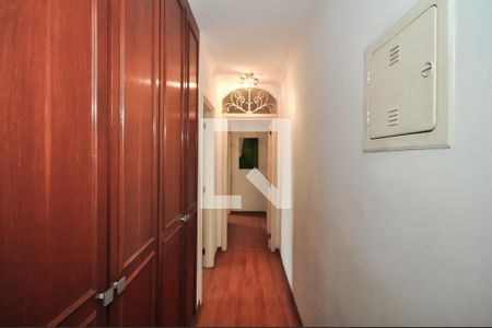 Apartamento à venda com 180m², 3 quartos e 3 vagas Apartamento à venda com 180m², 3 quartos e 3 vagasCorredor