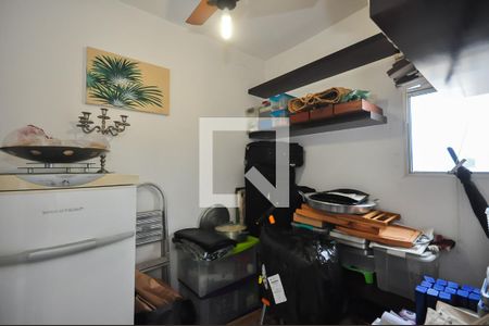 Apartamento à venda com 180m², 3 quartos e 3 vagas Apartamento à venda com 180m², 3 quartos e 3 vagasQuarto de Serviço