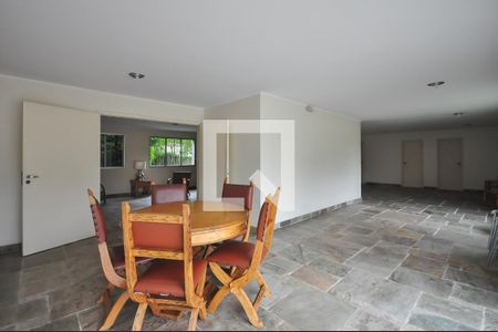 Apartamento à venda com 180m², 3 quartos e 3 vagas Apartamento à venda com 180m², 3 quartos e 3 vagasSalão de Festa