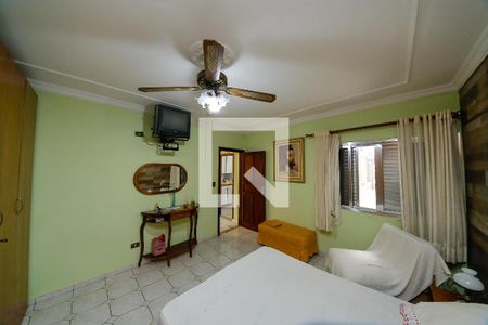 Quarto 1 de casa para alugar com 2 quartos, 240m² em Jardim Silveira , São Paulo