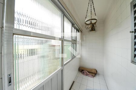 Varanda de casa para alugar com 2 quartos, 240m² em Jardim Silveira , São Paulo