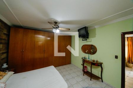 Quarto 1 de casa para alugar com 2 quartos, 240m² em Jardim Silveira , São Paulo