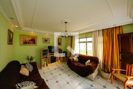 Sala de casa para alugar com 2 quartos, 240m² em Jardim Silveira , São Paulo