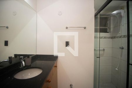 Banheiro de apartamento para alugar com 1 quarto, 32m² em Passo D’areia, Porto Alegre