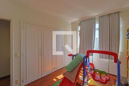 Apartamento à venda com 150m², 4 quartos e 2 vagasQuarto 2