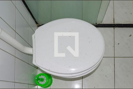 Banheiro de kitnet/studio para alugar com 1 quarto, 29m² em Trindade, Florianópolis