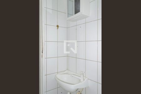 Banheiro de kitnet/studio para alugar com 1 quarto, 29m² em Trindade, Florianópolis