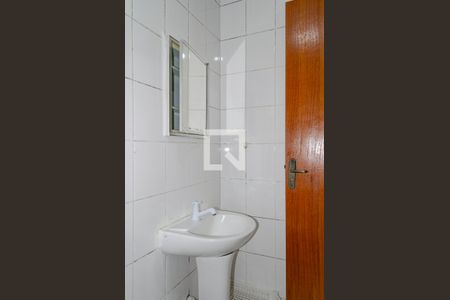 Banheiro de kitnet/studio para alugar com 1 quarto, 29m² em Trindade, Florianópolis