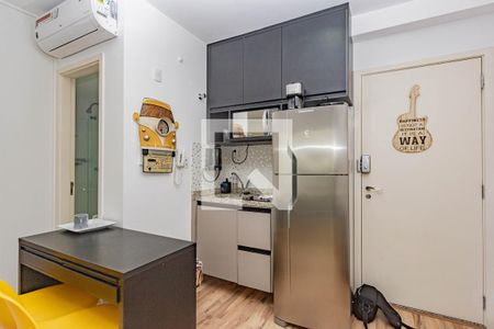 Cozinha  de kitnet/studio para alugar com 1 quarto, 28m² em Aclimação, São Paulo