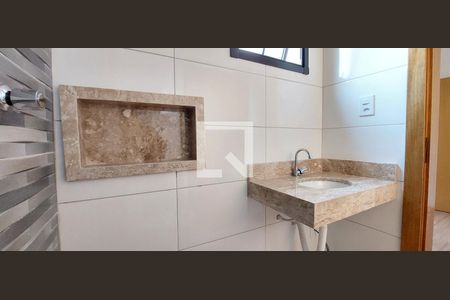 Banheiro Quarto 1 suíte de apartamento para alugar com 2 quartos, 46m² em Parque das Nações, Santo André