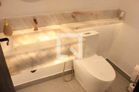 Casa à venda com 200m², 3 quartos e 2 vagasBanheiro espaço Gourmet