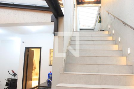 Casa à venda com 200m², 3 quartos e 2 vagasCorredor lateral externo