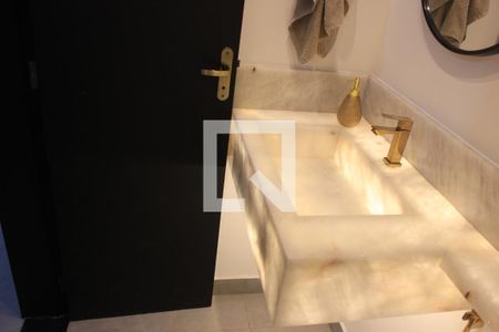 Casa à venda com 200m², 3 quartos e 2 vagasBanheiro espaço Gourmet