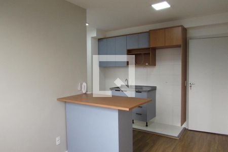 Sala - vista para a cozinha americana com balcão de apartamento à venda com 2 quartos, 34m² em Butantã, São Paulo