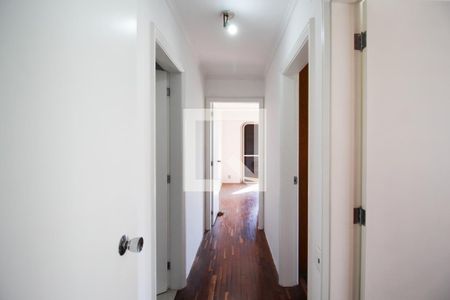 Corredor  de apartamento à venda com 3 quartos, 142m² em Vila Nova Conceição, São Paulo