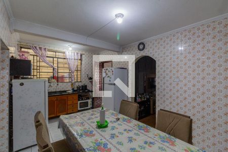 Casa à venda com 160m², 6 quartos e 2 vagas Casa à venda com 160m², 6 quartos e 2 vagasCozinha