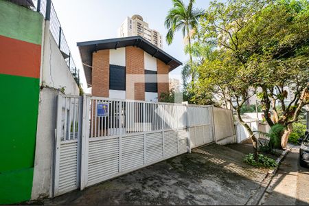 Casa à venda com 140m², 3 quartos e 2 vagasFachada