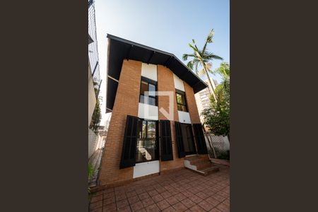 Casa à venda com 140m², 3 quartos e 2 vagasEntrada
