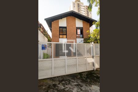 Casa à venda com 140m², 3 quartos e 2 vagasFachada