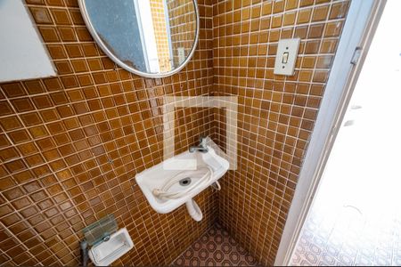 Casa à venda com 140m², 3 quartos e 2 vagasBanheiro de Serviço