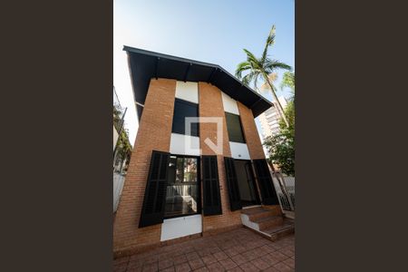 Casa à venda com 140m², 3 quartos e 2 vagasEntrada
