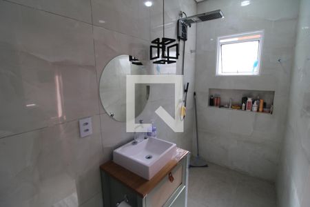 Casa à venda com 230m², 4 quartos e 3 vagasBanheiro 2