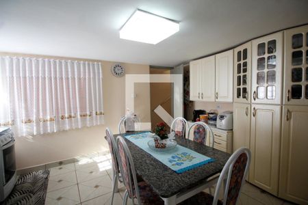 Casa à venda com 193m², 5 quartos e 2 vagasCasa 3 - Cozinha