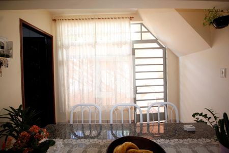 Casa à venda com 193m², 5 quartos e 2 vagasCasa 2 -Cozinha