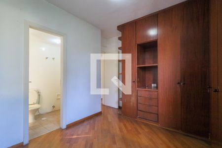 Suíte de apartamento para alugar com 4 quartos, 230m² em Jardim Ampliacao, São Paulo