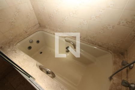 Apartamento para alugar com 355m², 4 quartos e 3 vagasBanheiro 1