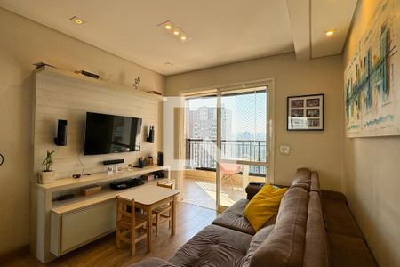 Sala de apartamento para alugar com 2 quartos, 76m² em Jardim Tupanci, Barueri
