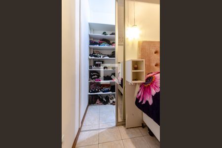 Closet de apartamento à venda com 2 quartos, 56m² em Vila Nova, Porto Alegre