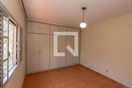 Suite  de casa à venda com 3 quartos, 392m² em Vila Teixeira, Campinas