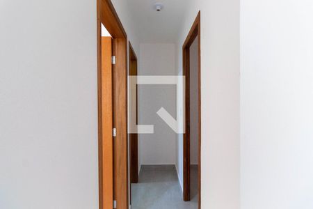 Corredor de apartamento para alugar com 2 quartos, 35m² em Vila Paranaguá, São Paulo