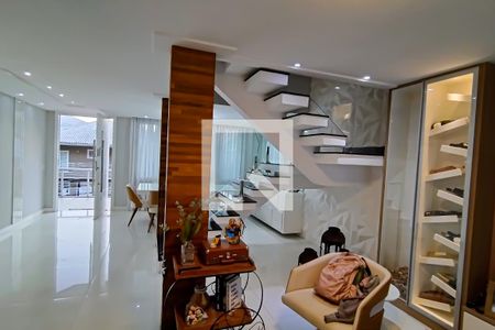 Sala de casa de condomínio à venda com 4 quartos, 350m² em Taquara, Rio de Janeiro