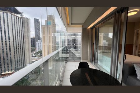 Apartamento à venda com 41m², 1 quarto e 1 vaga Apartamento à venda com 41m², 1 quarto e 1 vagaVaranda