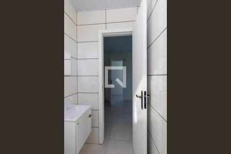 Banheiro Social de kitnet/studio para alugar com 1 quarto, 20m² em Cidade Industrial de Curitiba, Curitiba