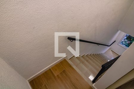 Escada de casa para alugar com 2 quartos, 80m² em Mirandópolis, São Paulo