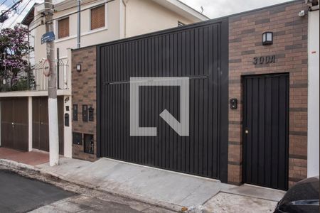 Casa para alugar com 80m², 2 quartos e 2 vagas Casa para alugar com 80m², 2 quartos e 2 vagasFachada