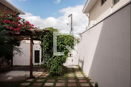 Casa para alugar com 80m², 2 quartos e 2 vagas Casa para alugar com 80m², 2 quartos e 2 vagasVista da Área de Serviço